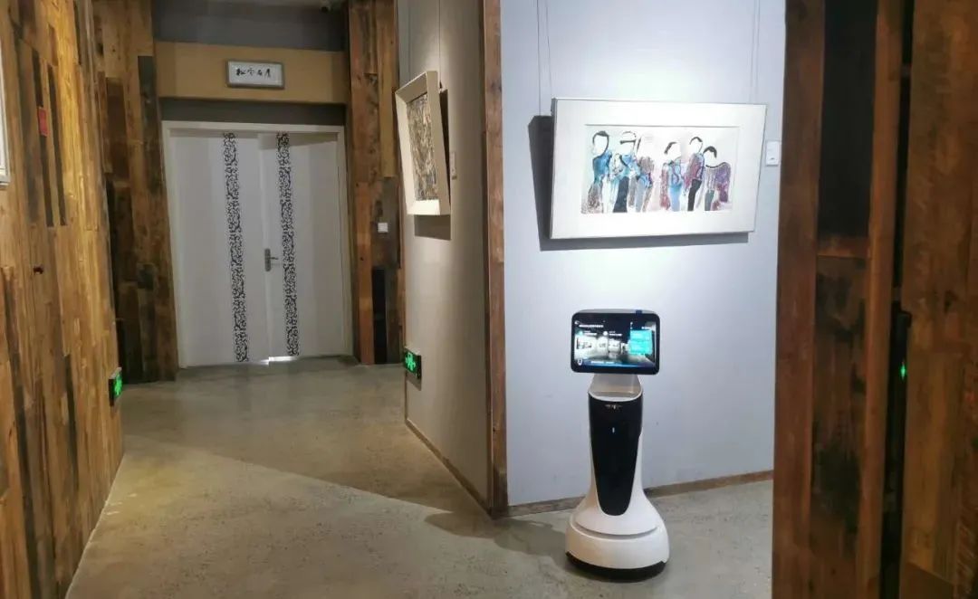 新任講解員！機(jī)器人小秦入駐上海秦古美術(shù)館