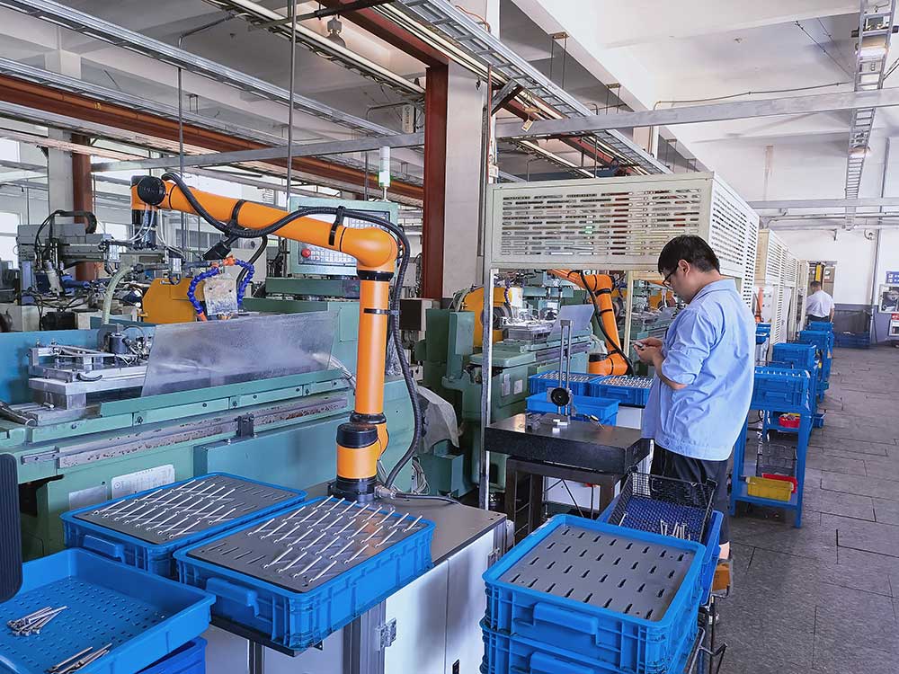 協(xié)作機器人精密機械零件上下料